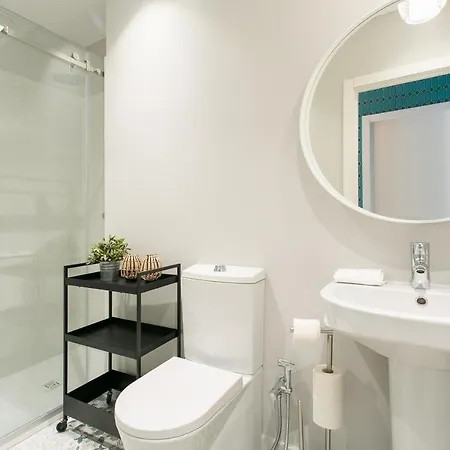 Jp38 - Dowtown Perfect Gem 2 Bdr + 2 Bath, Bright Flat! 리스본